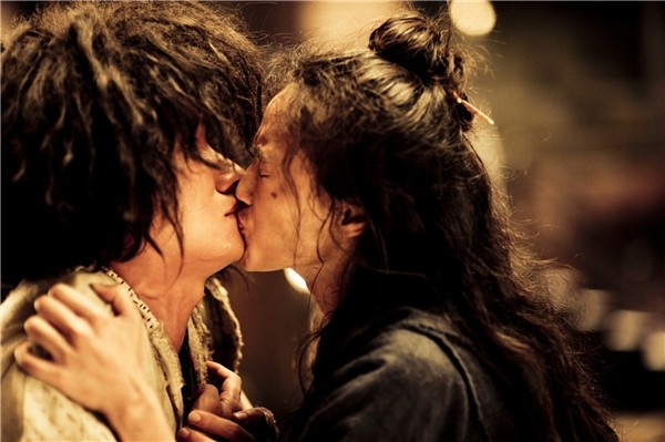 Nụ hôn bất ngờ của Đường Tăng và Đoạn tiểu thư.